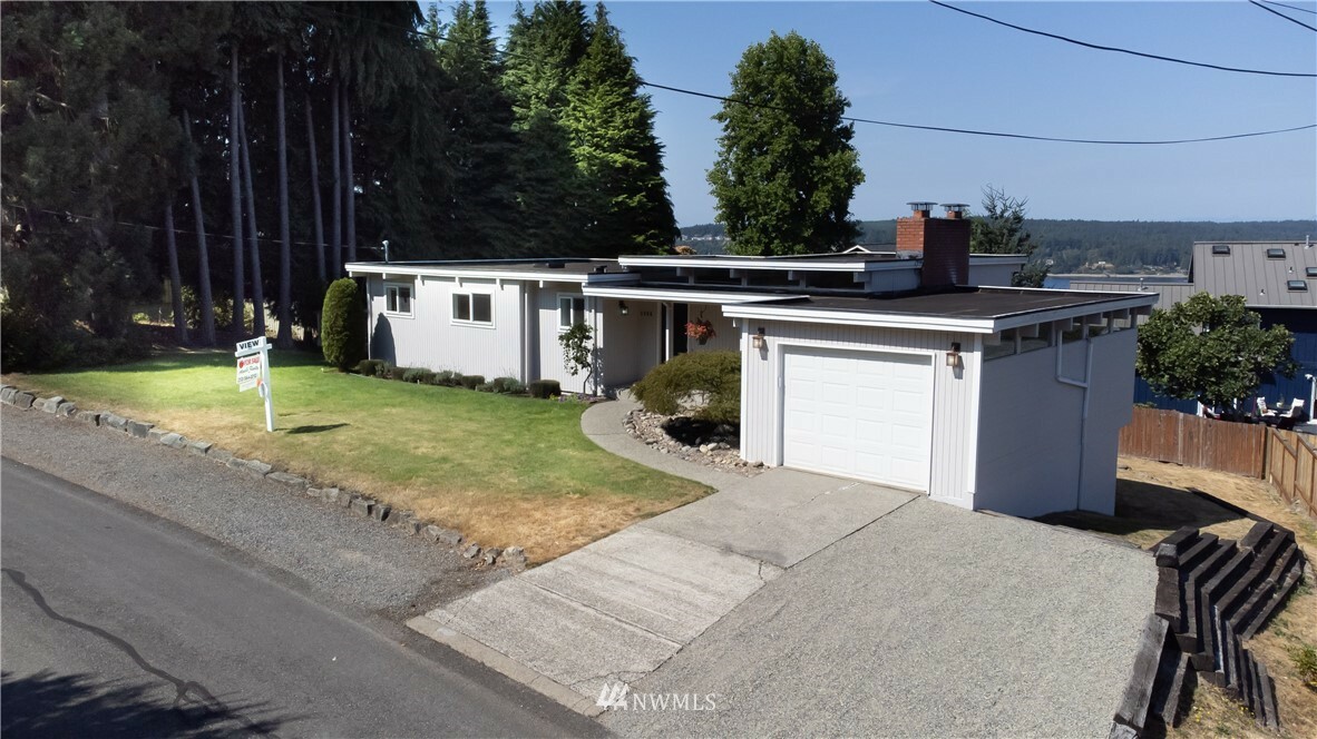 Property Photo:  3906 Palisades Place W  WA 98466 