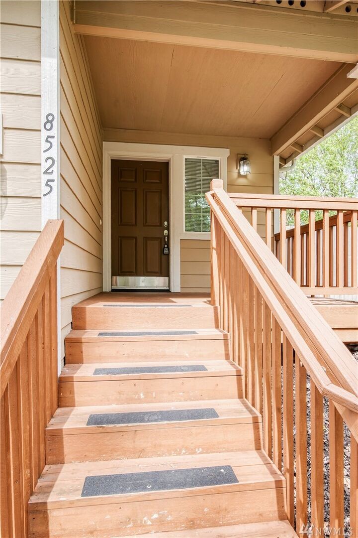 Property Photo:  309 Hemming Wy  WA 98252 