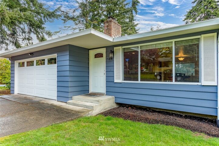 Property Photo: 25104 9th Avenue S WA 98198