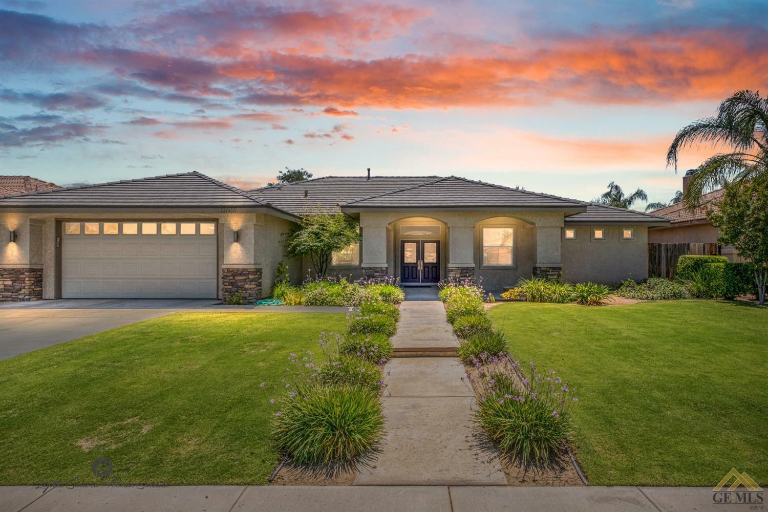 Property Photo:  12605 Hawaii Lane  CA 93312 