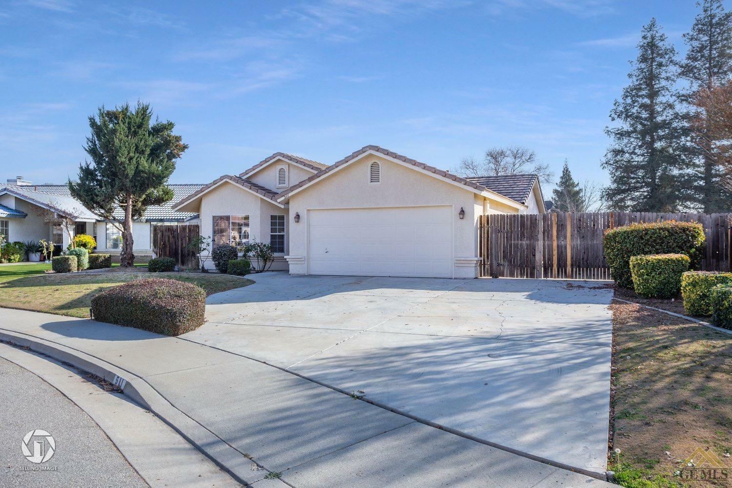 Property Photo:  511 Snowridge Drive  CA 93308 