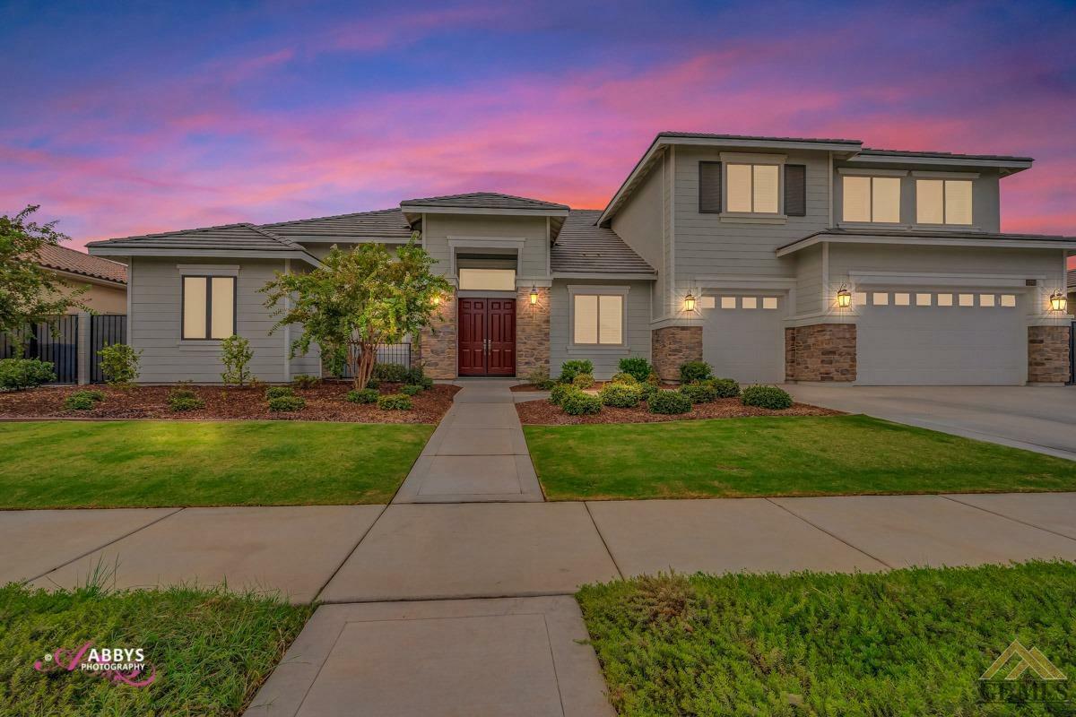 Property Photo:  11701 Cloverfield Circle  CA 93311 