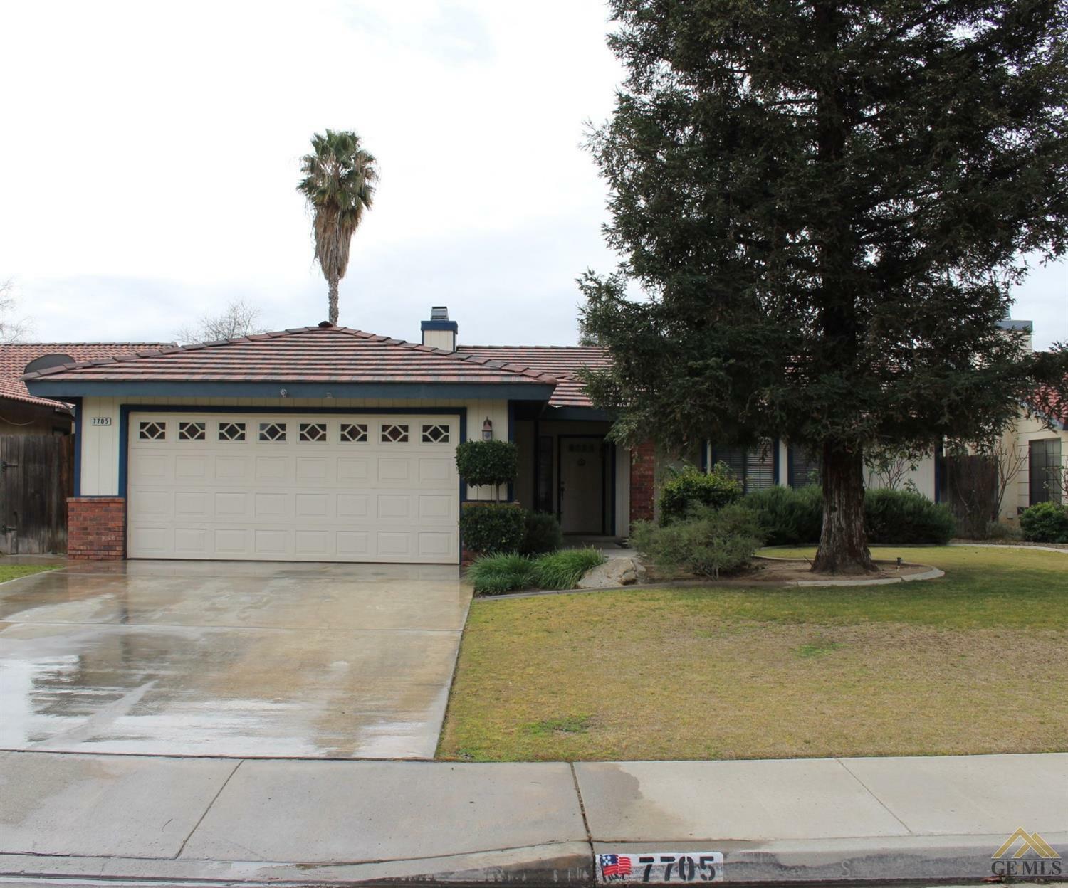 Property Photo:  7705 Angoras Court  CA 93308 