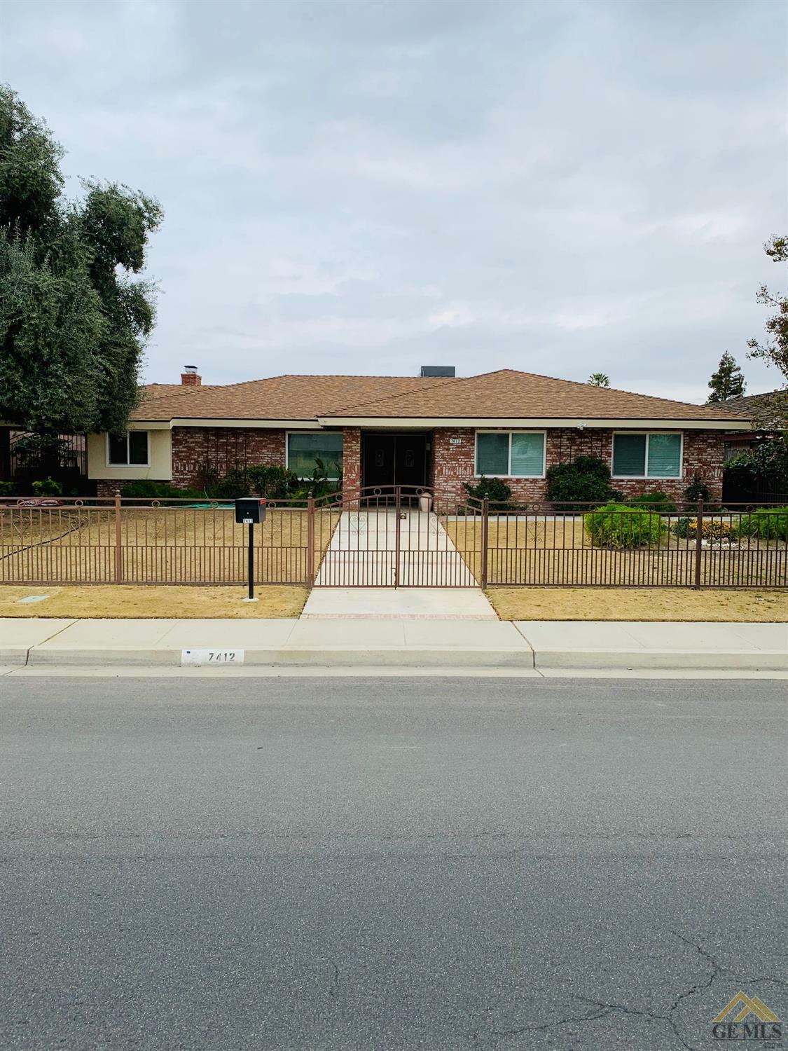 7412 Olive Drive  Bakersfield CA 93308 photo