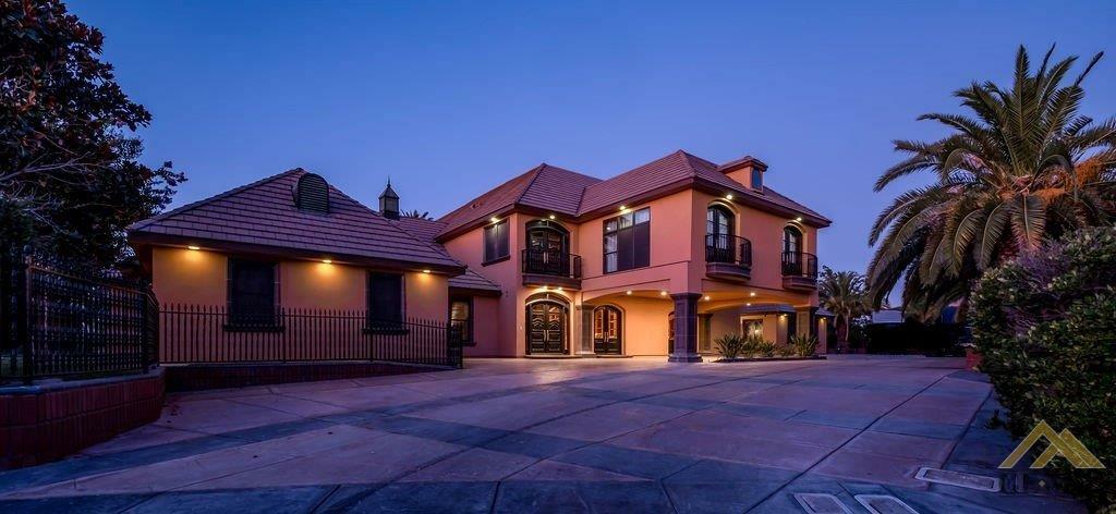 Property Photo:  2502 Eagle Crest Drive  CA 93311 