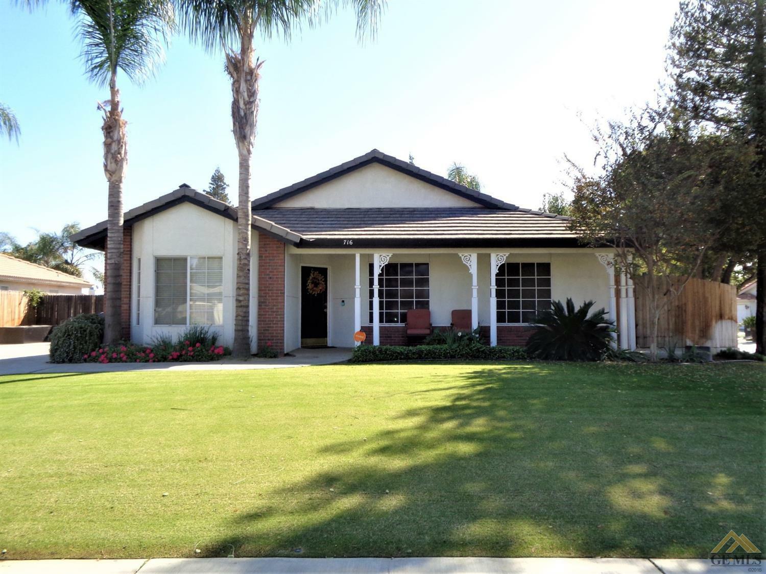 Property Photo:  716 Faversham Way  CA 93311 