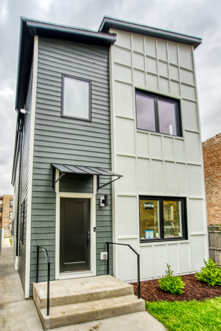 Property Photo:  1623 S Avers Avenue  IL 60623 