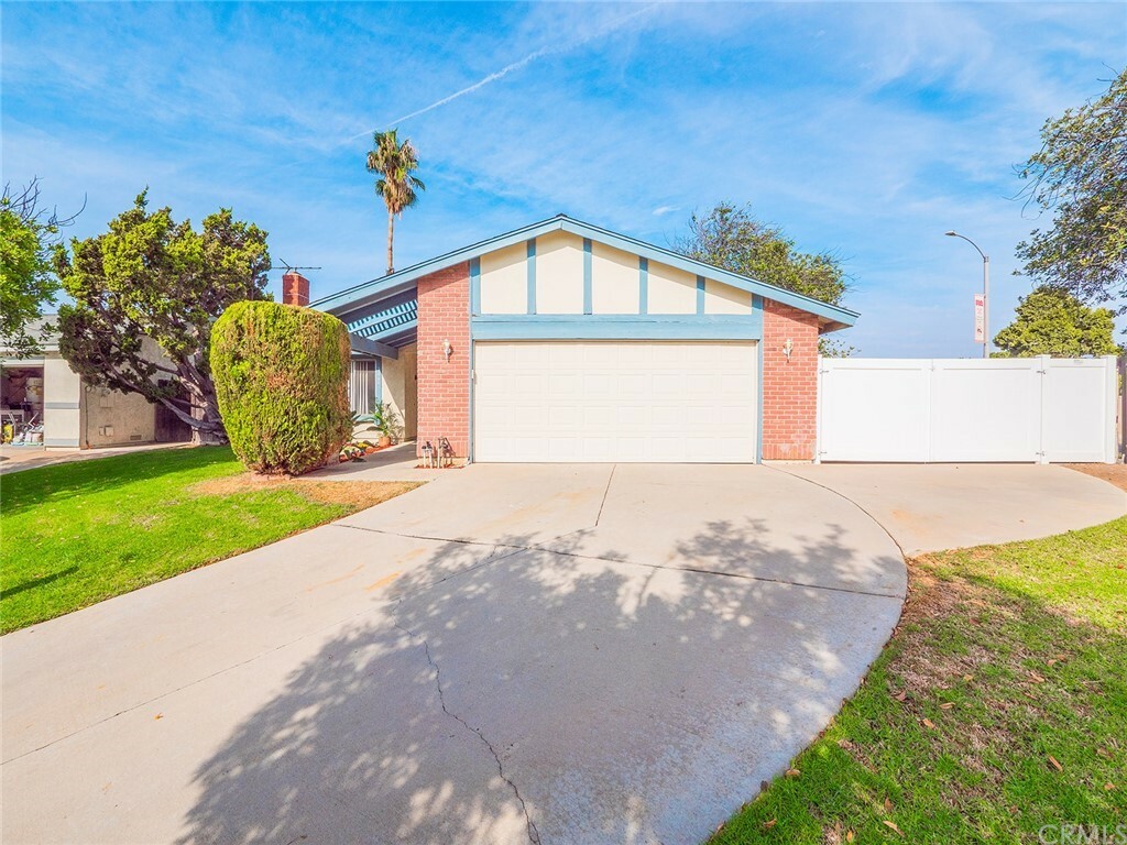 Property Photo:  1465 Platt Circle  CA 92882 