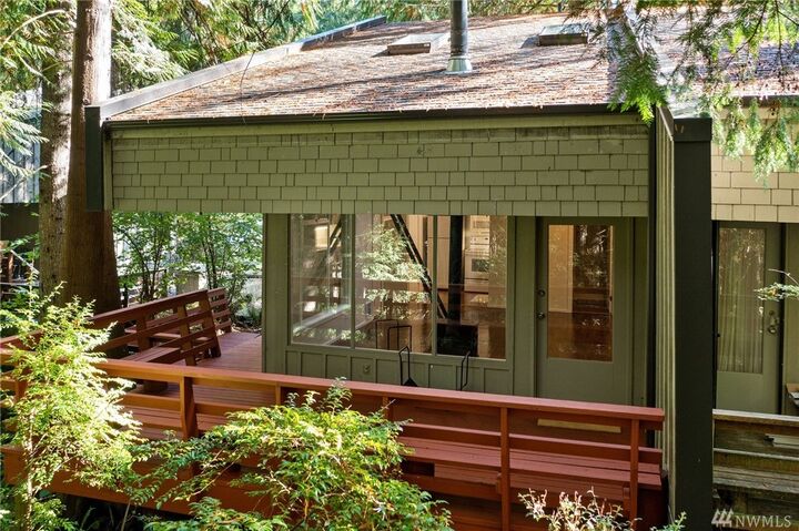 Property Photo:  701 E Pointes Dr W  WA 98584 