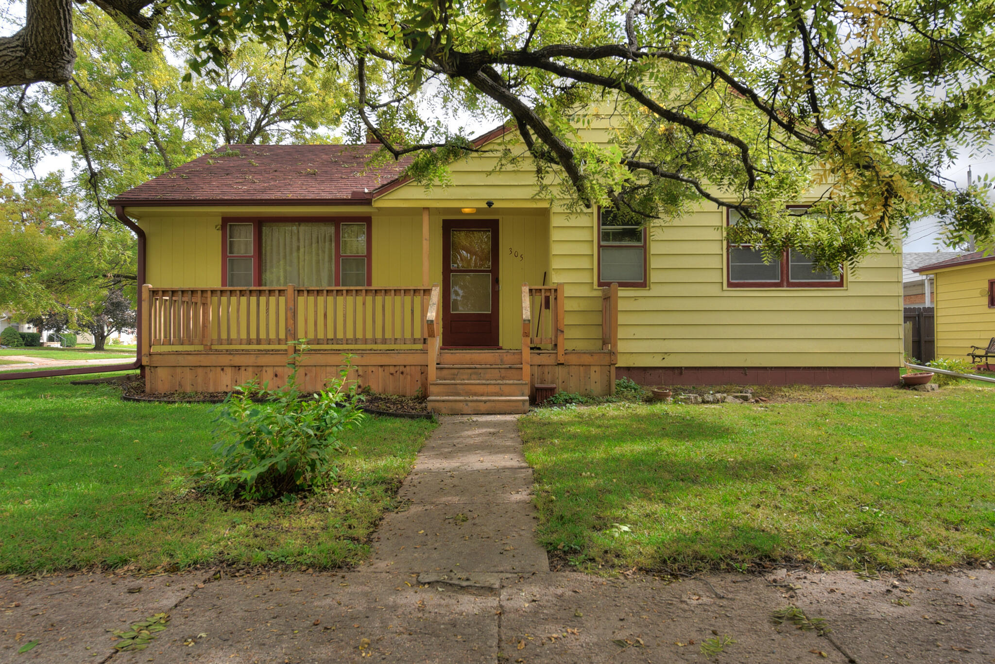Property Photo: 305 S 33rd Street IA 51501