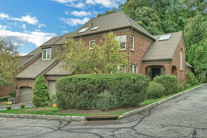 32 Sheffield Court  Ardsley NY 10502 photo