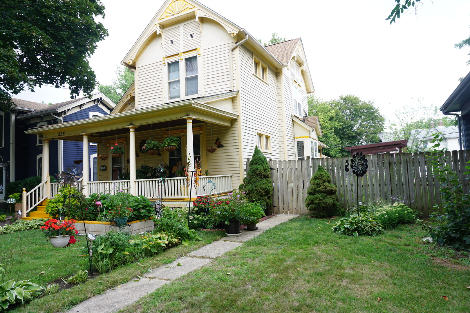 Property Photo:  216 S 4th Street  IL 60505 