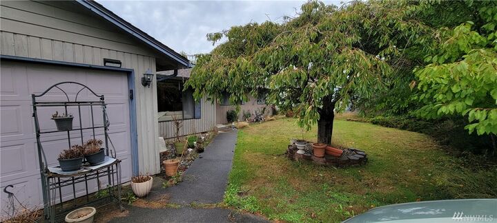 Property Photo: 2141 Heritage Wy WA 98277