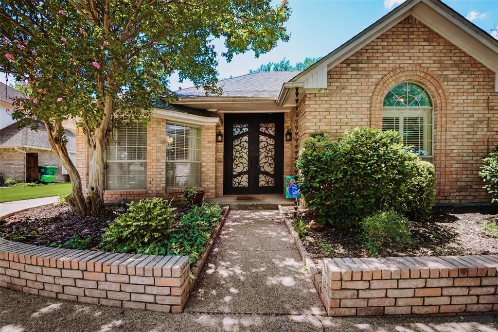 Property Photo:  7124 Aspen Wood Trail  TX 76132 