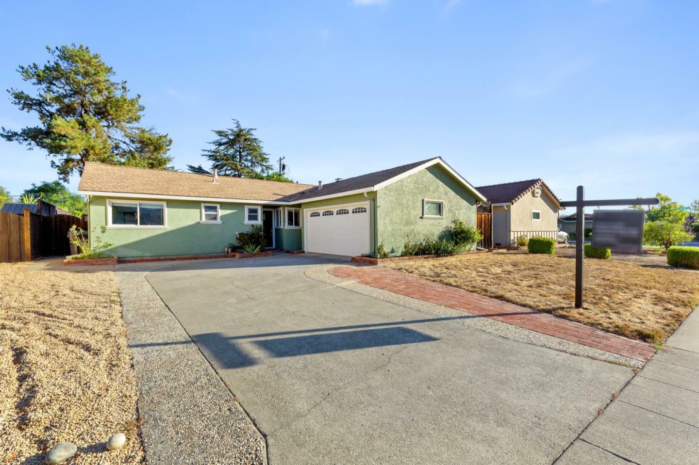 Property Photo: 2159 Casa Mia Drive CA 95124