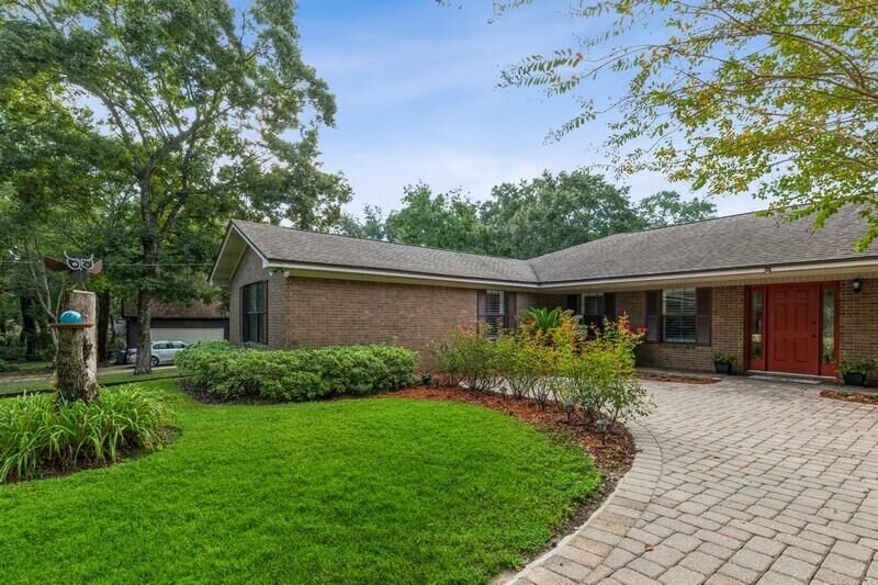Property Photo:  102 Darrell Court  FL 32439 