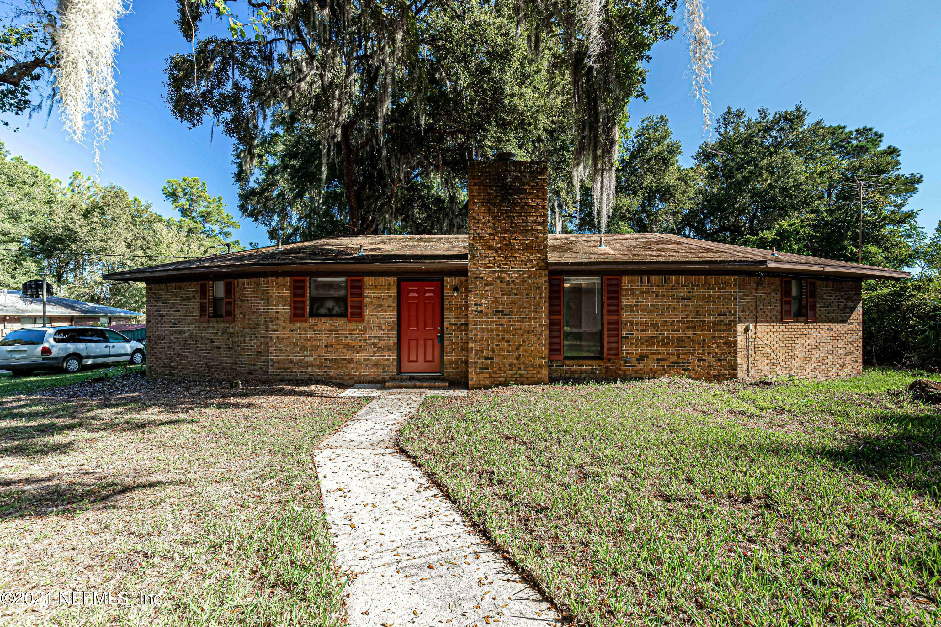 Property Photo:  5034 Heskett Lane  FL 32656 