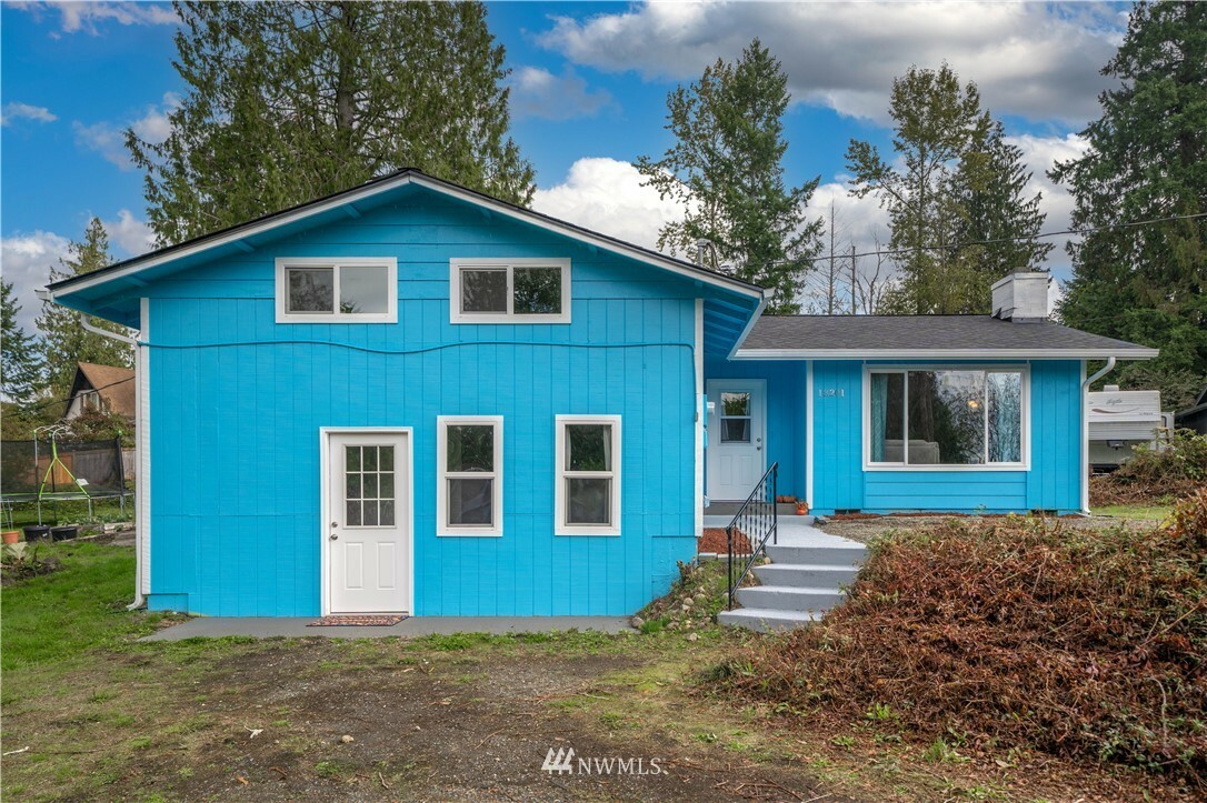 Property Photo: 18201 95th Loop E WA 98391