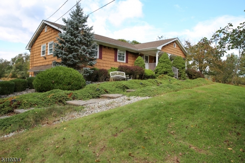 Property Photo:  173 Hillcrest Rd  NJ 08822 