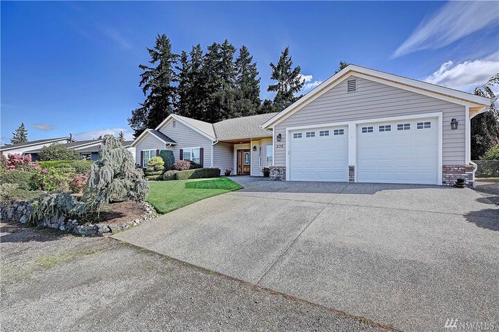 Property Photo:  236 Edinburgh Dr  WA 98282 