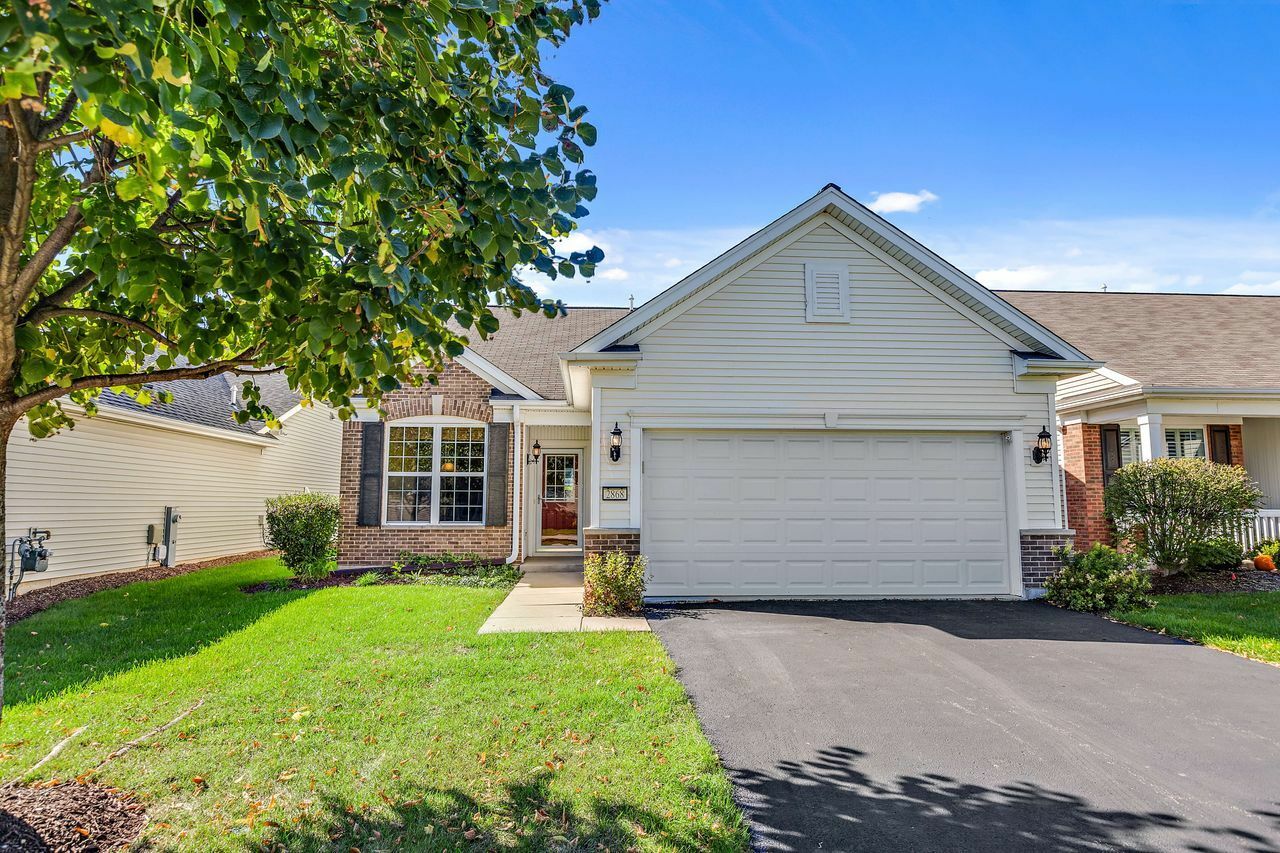 Property Photo: 2868 Edgewater Drive IL 60124