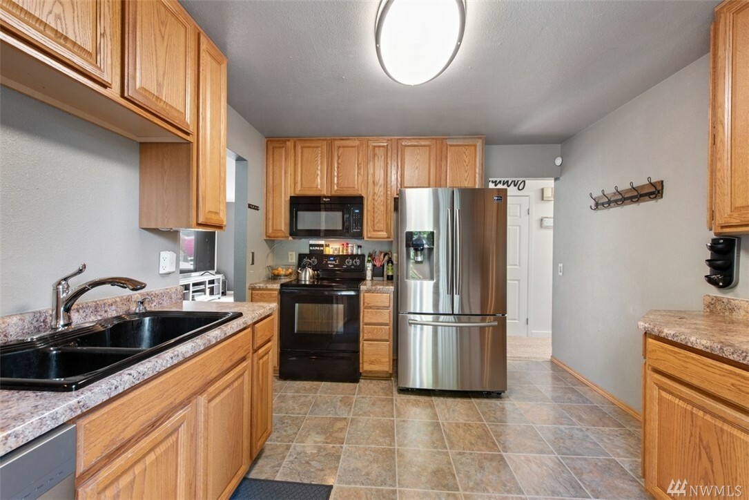 Property Photo: 619 Veralene Wy SW WA 98203