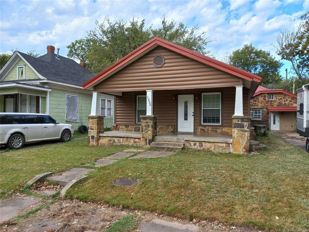 Property Photo:  1233 Ash Street  OK 74403 