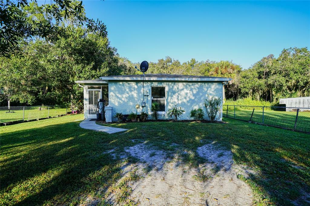 Property Photo:  1652 SW Harlem Circle  FL 34266 