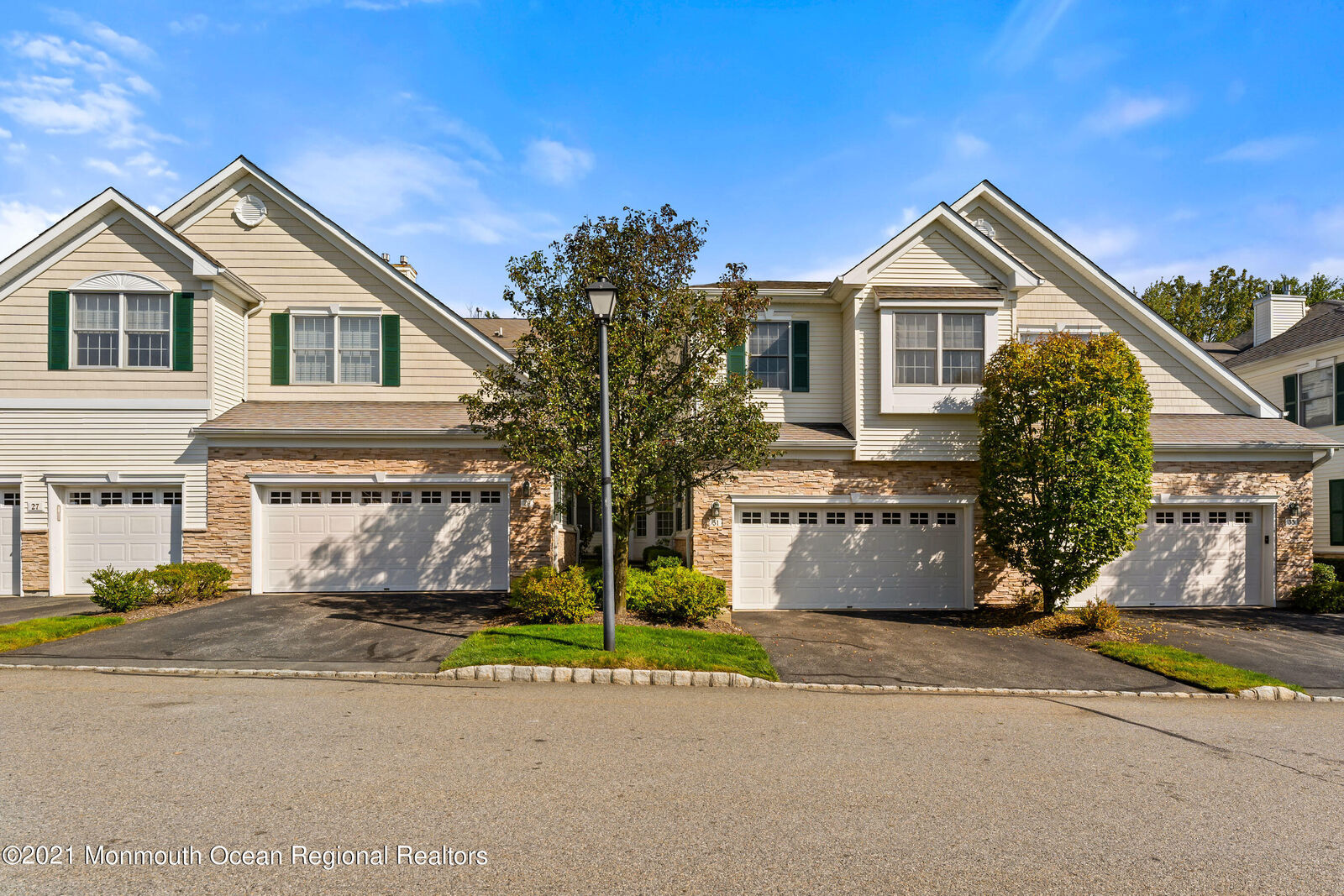 Property Photo:  31 Pacio Court  NJ 07068 