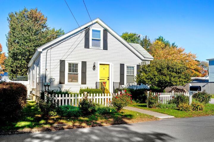 Property Photo:  6 Fairview Street  NH 03102 