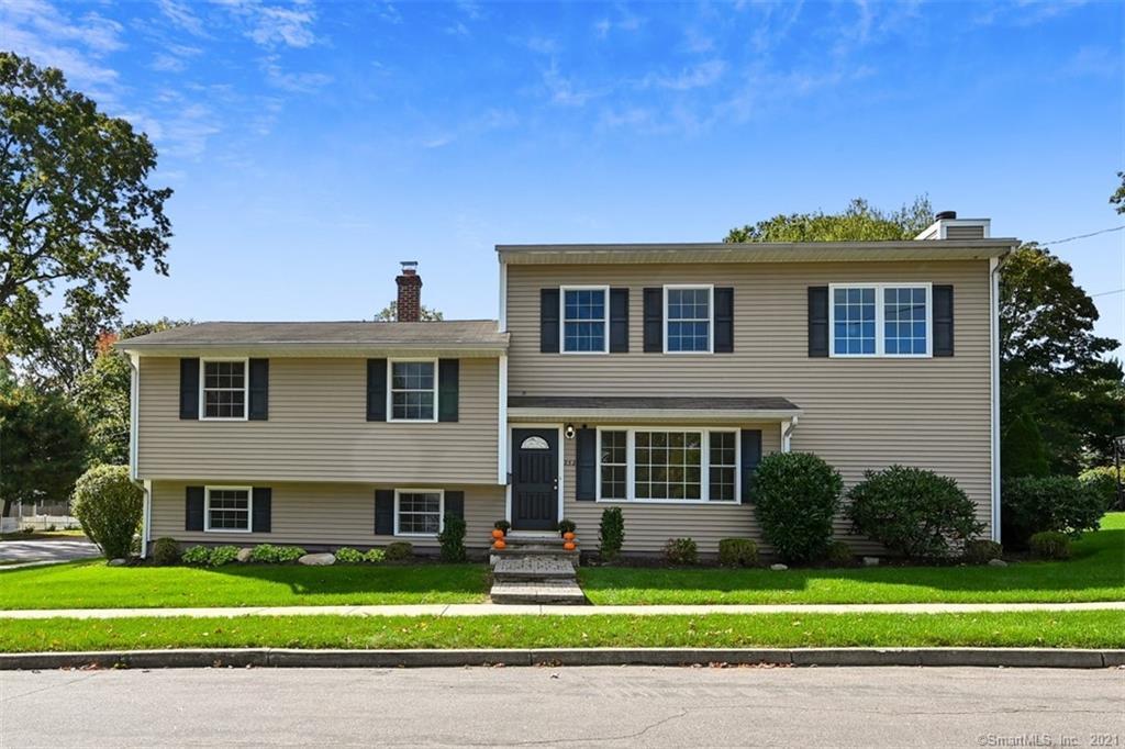 Property Photo: 232 Oakwood Drive CT 06824