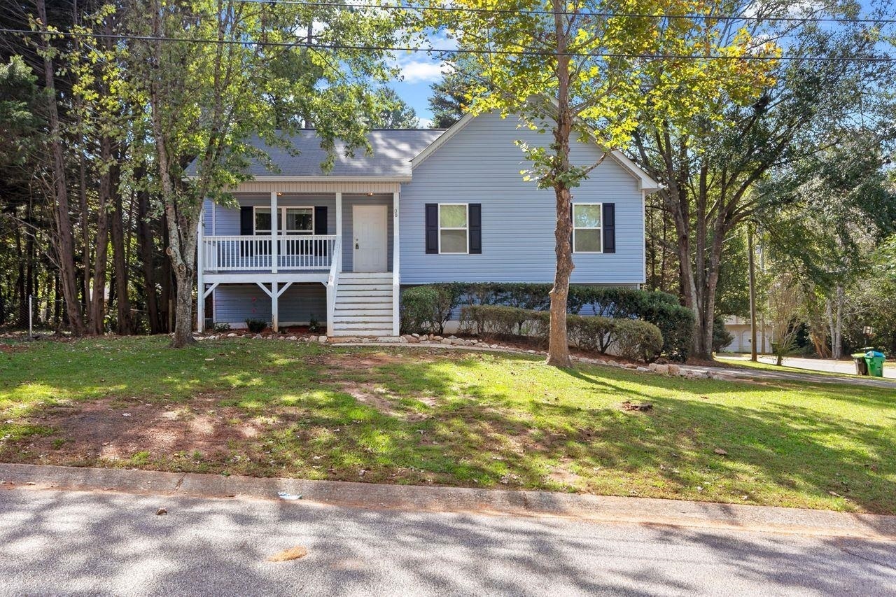 Property Photo: 30 Villa Rosa Drive GA 30179