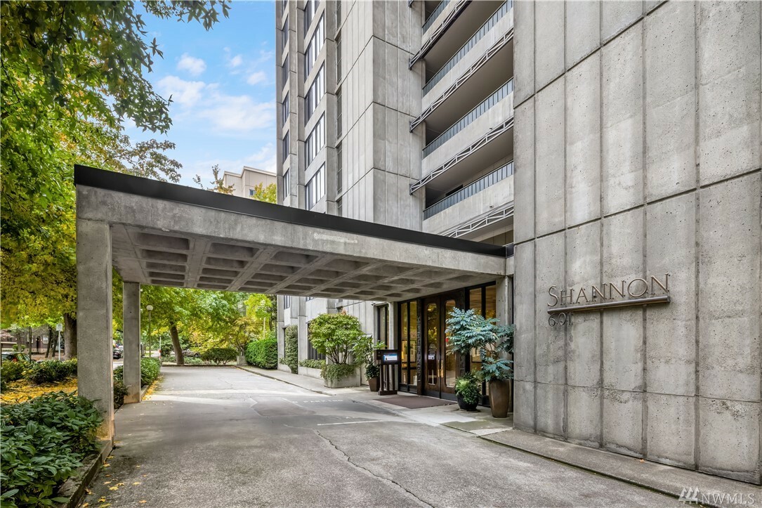 Property Photo: 601 Belmont Ave E C4 WA 98102