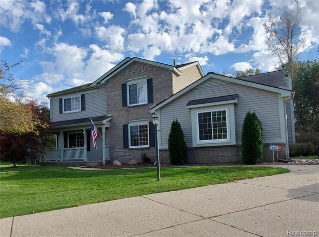 Property Photo: 1029 Knollside Court MI 48362