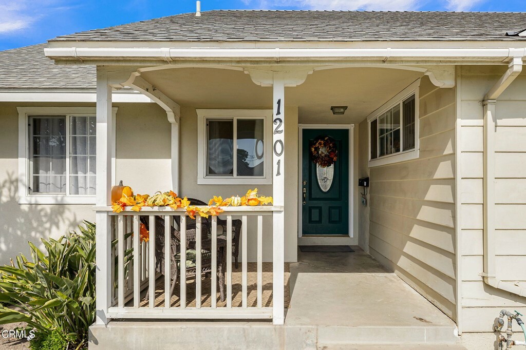 Property Photo:  1201 W Roderick Avenue  CA 93030 