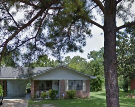 Property Photo: 6725 Lyndon B Johnson Drive MS 39213