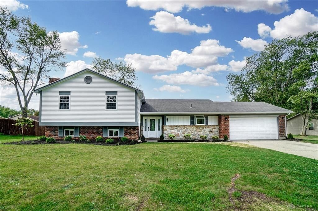 Property Photo: 8889 Paragon Road OH 45458