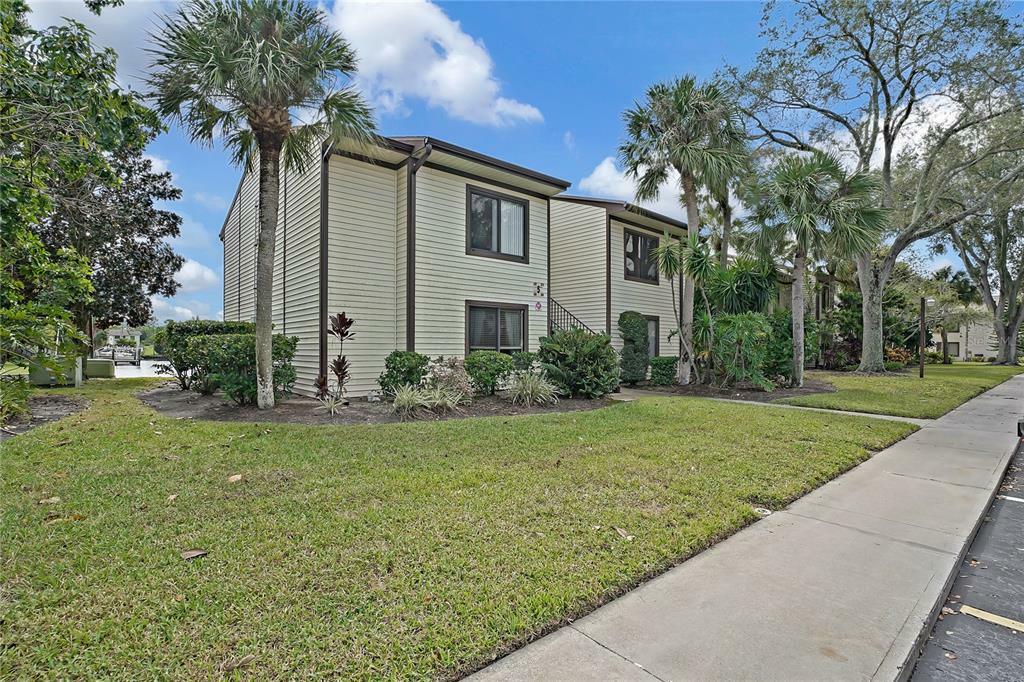 Property Photo:  366 Moorings Cove Drive 5B  FL 34689 