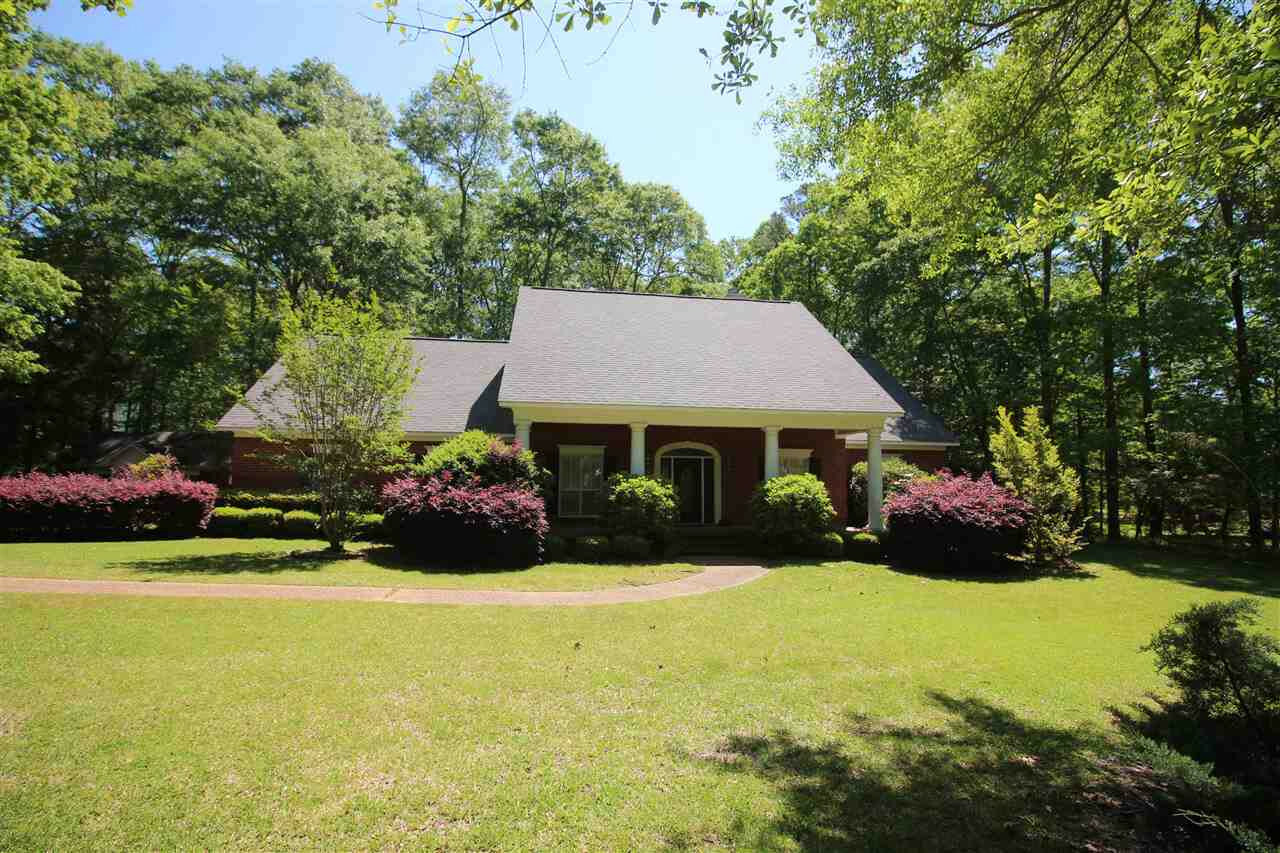 Property Photo:  123 Windsor Boulevard  MS 39042 