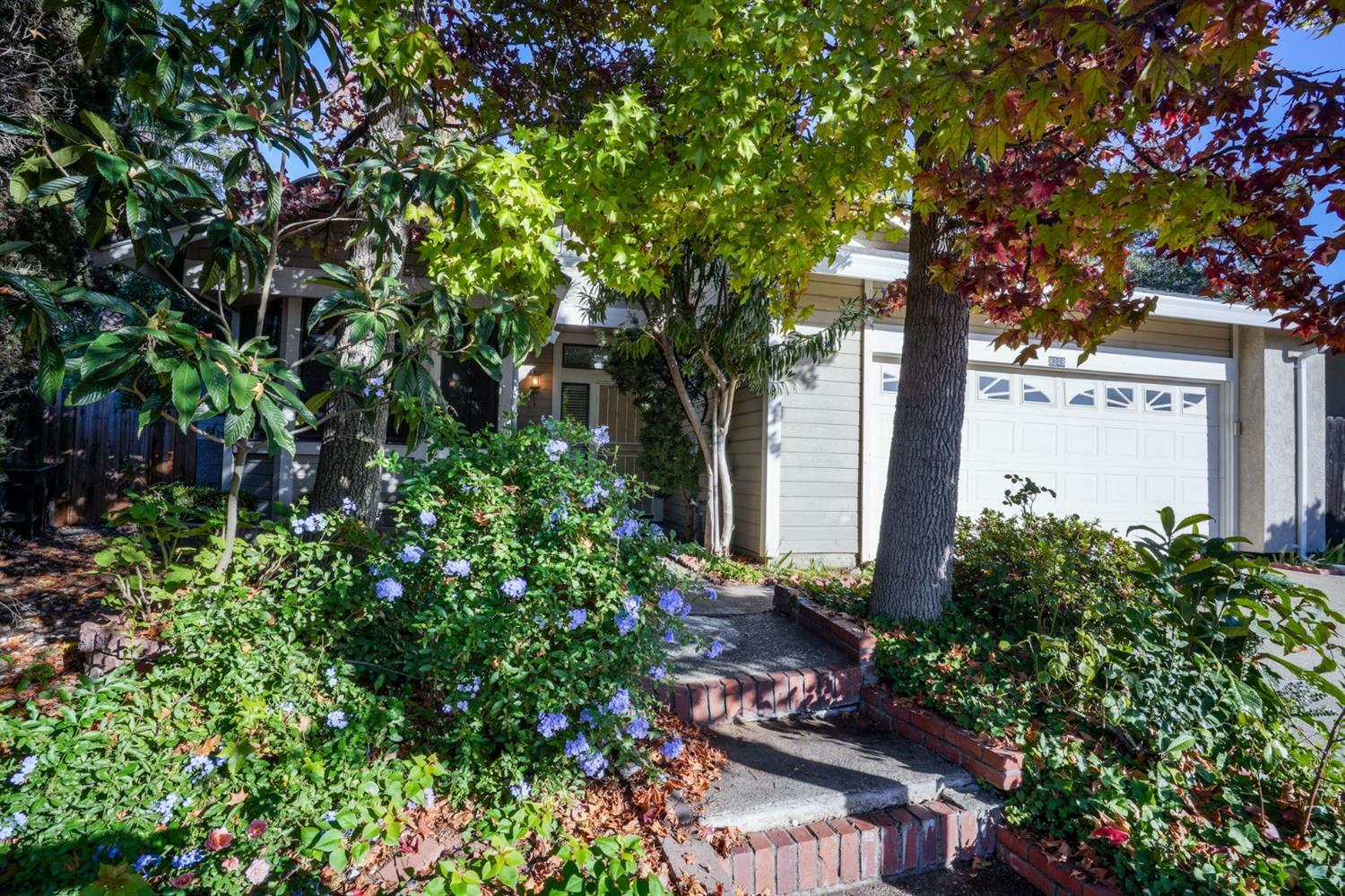 Property Photo:  8348 Crestshire Circle  CA 95662 