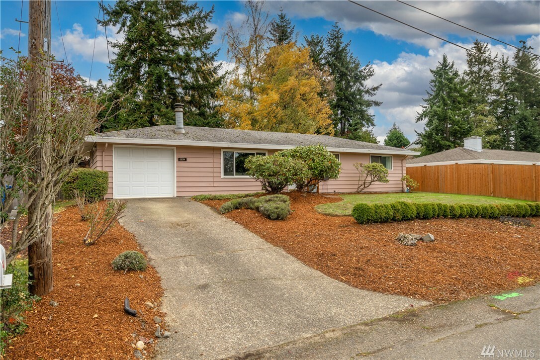 Property Photo: 19234 5th Ave S WA 98148