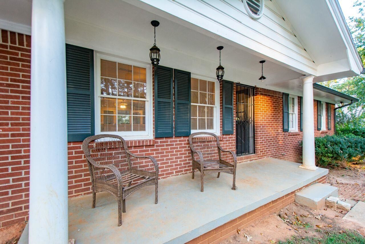 Property Photo: 7262 Asbury Drive GA 30058