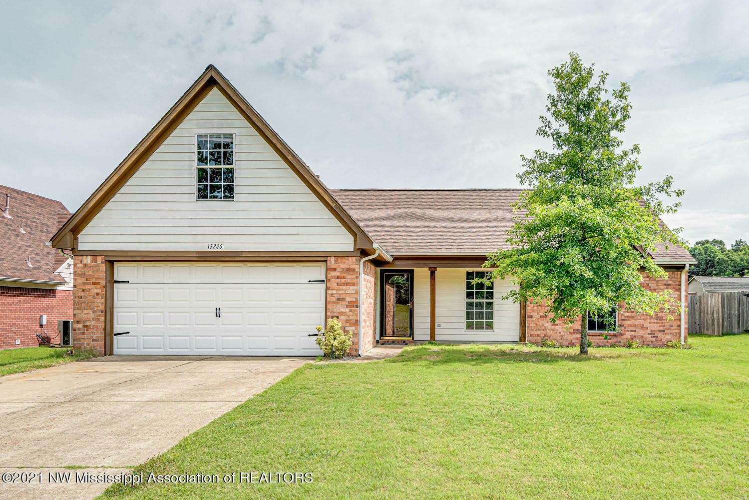 Property Photo: 13246 S Sandbourne MS 38654