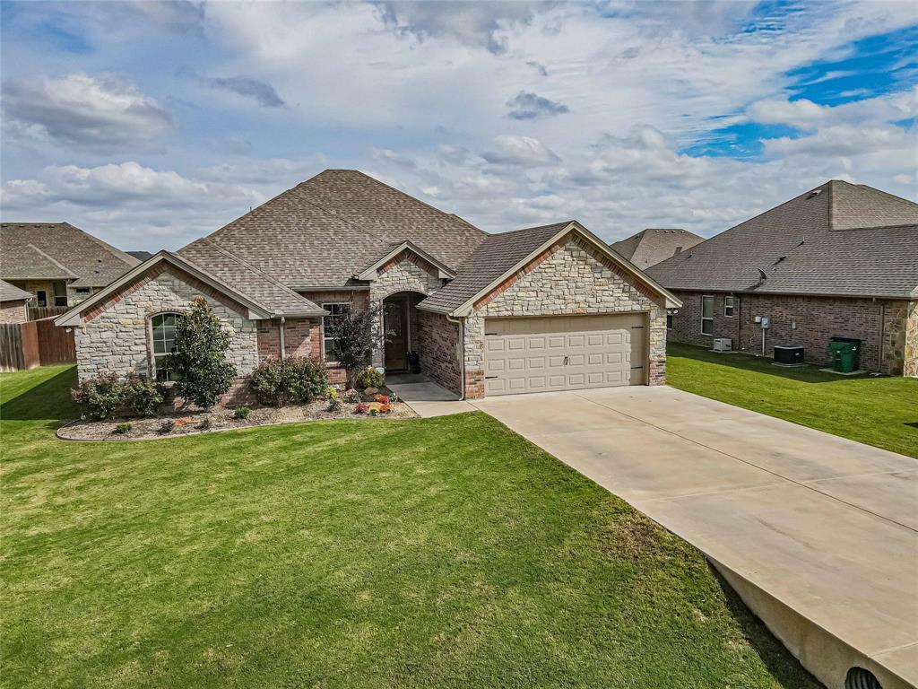 Property Photo:  3106 Windcrest Court  TX 76049 