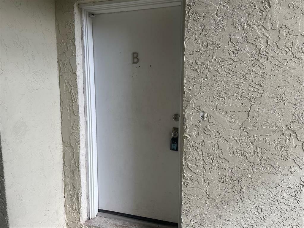 Property Photo:  310 Cherokee Court B  FL 32701 