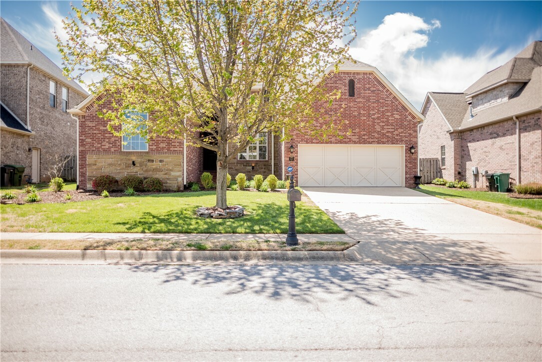 Property Photo: 5617 S Chadwick Drive AR 72758