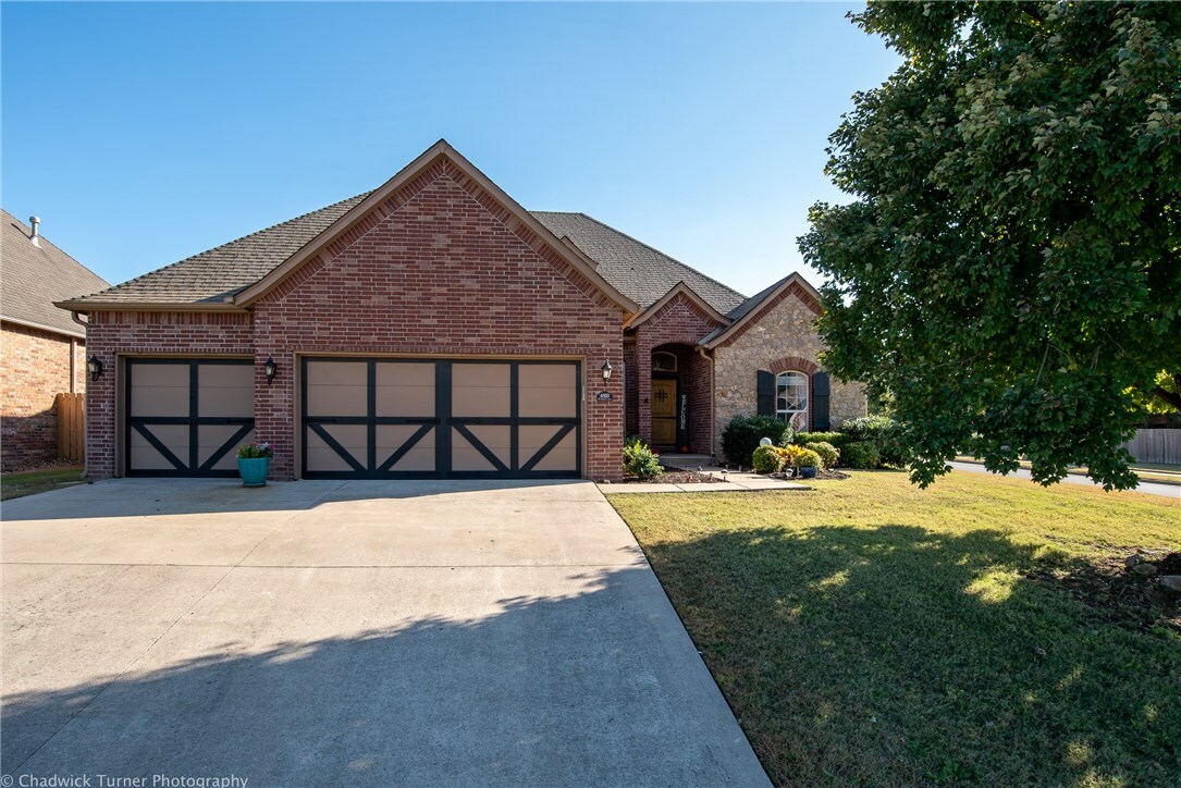 Property Photo:  4503 SW Bamboo Avenue  AR 72713 