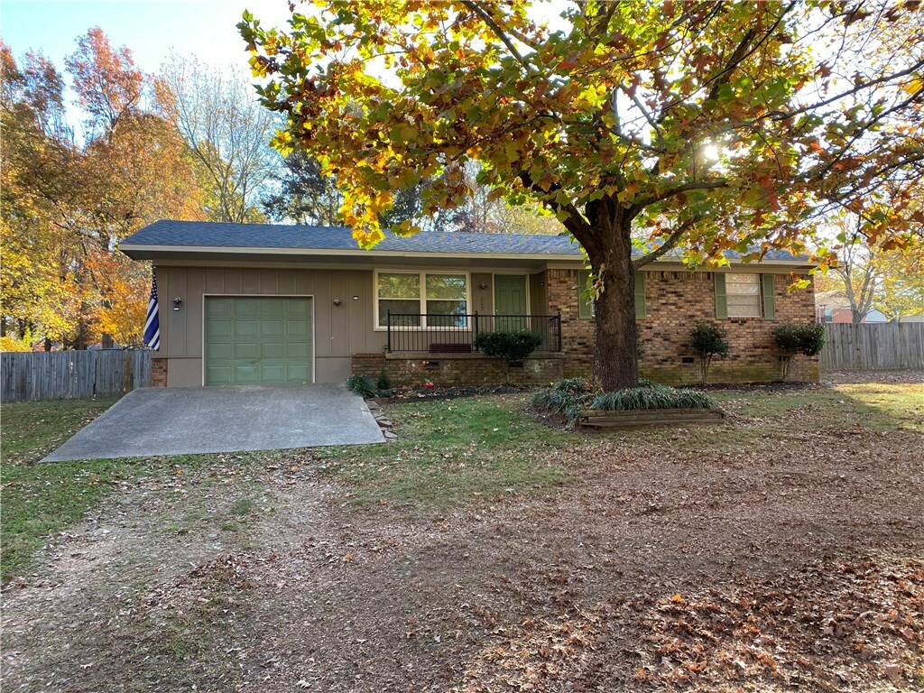 Property Photo:  207 Armstrong Street  AR 72753 