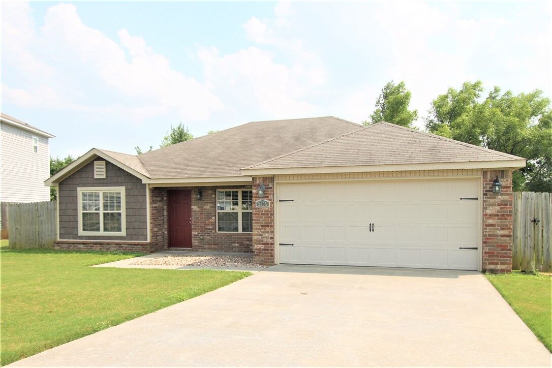 Property Photo: 2705 SW Greensprings Road AR 72713