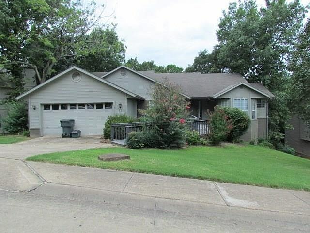 Property Photo:  1631 N Forest Heights  AR 72703 